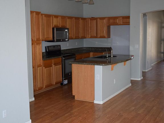 5th image of 965 E Vernoa St