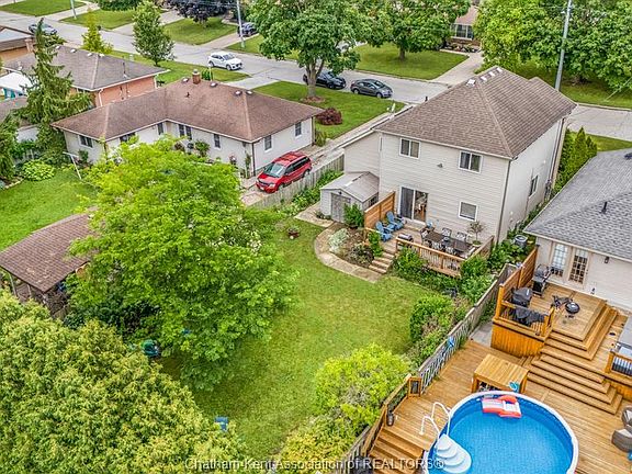 4th image of 34 Queensway Dr