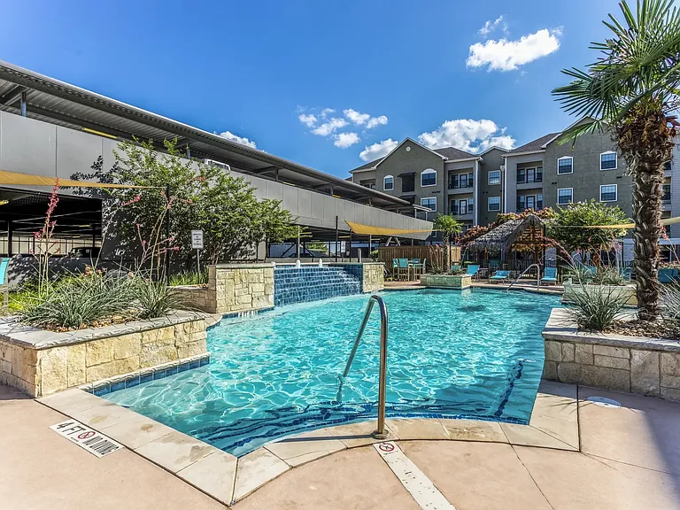 Creekside Vue Apartments — Photo 13