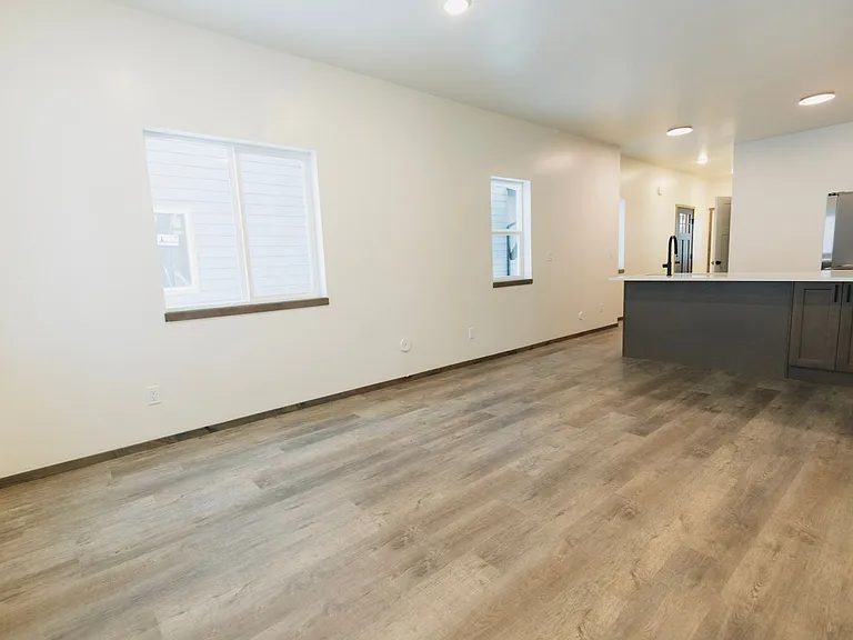 9651 N Buttercup Ln — Photo 3
