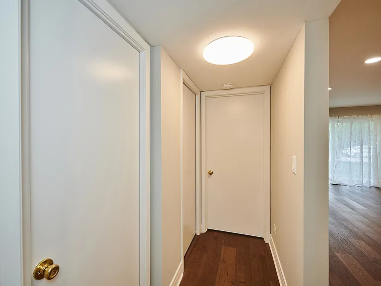 7074 N Ridge Blvd #1E — Photo 9