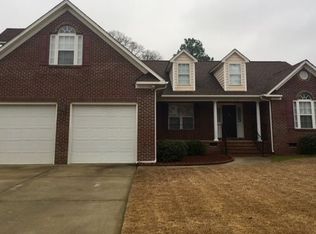 6731 Carloway Dr, Fayetteville, NC 28304