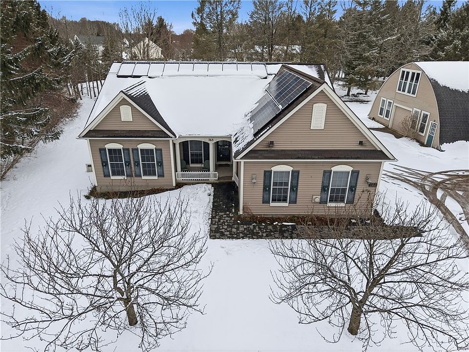 1st image of 763 Maple Dr