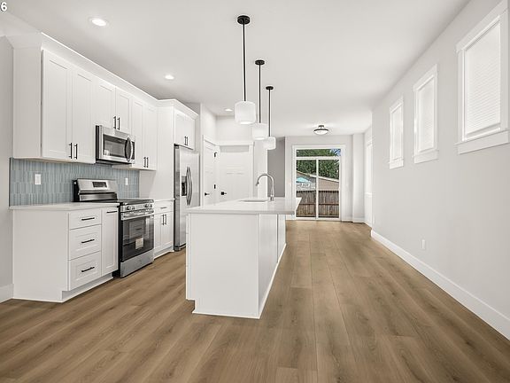 5th image of 6931 N Powers St