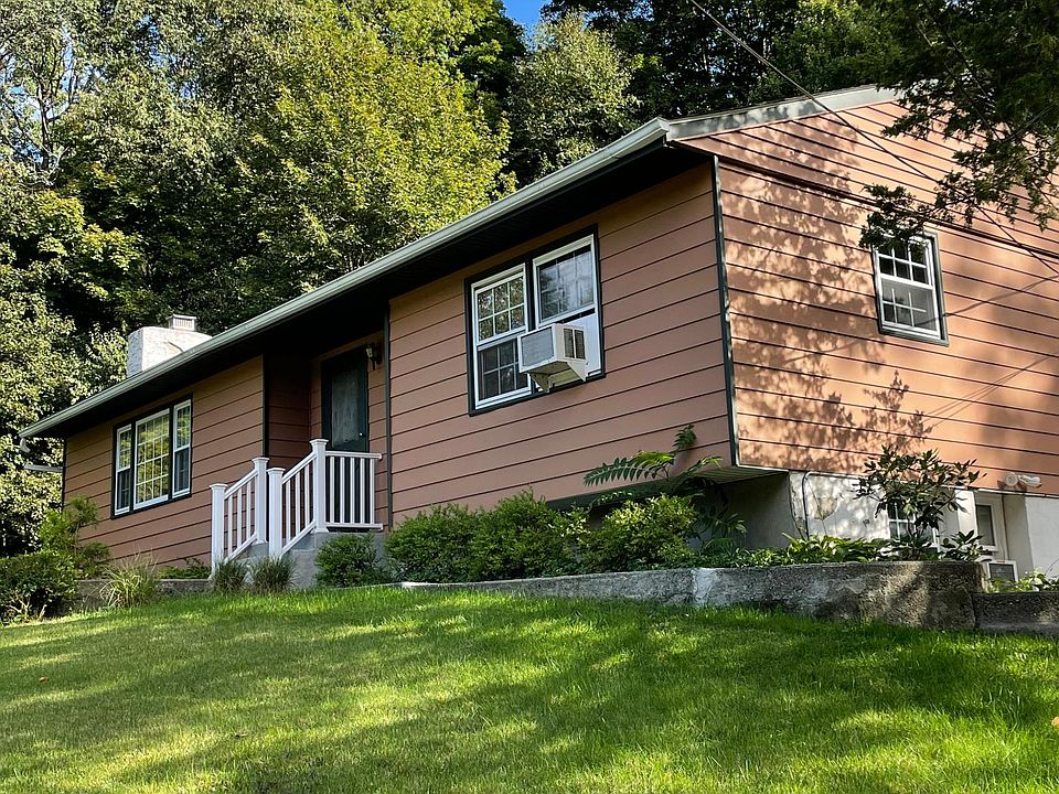 Front of house from driveway