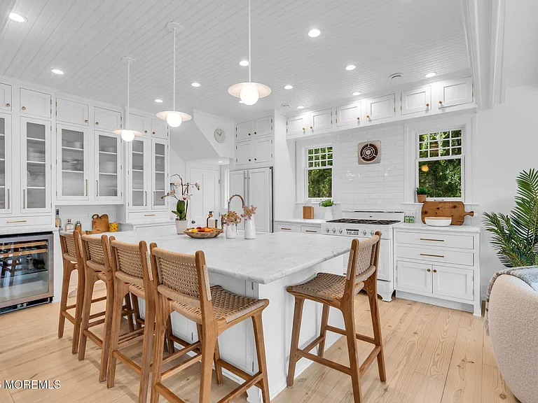 206 Brighton Ave — Photo 92