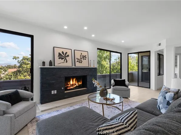 14242 Riverside Dr Unit 304, Sherman Oaks, CA 91423