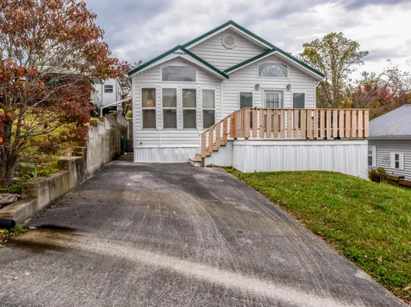 416 Mountain Thrush Dr, Townsend, TN 37882