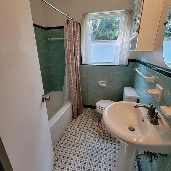 558 Karen Rd — Photo 10