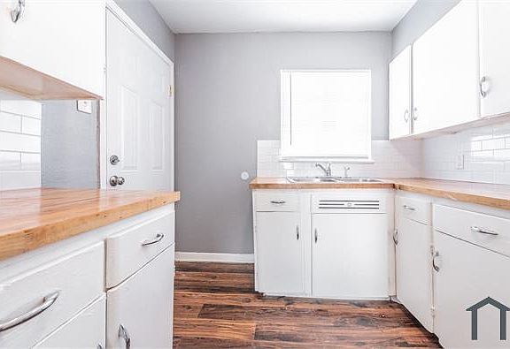 4th image of 2341 Cincinnati Ave APT 2