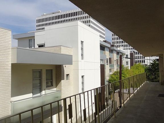 5th image of 266 S Oak Knoll Ave APT 8