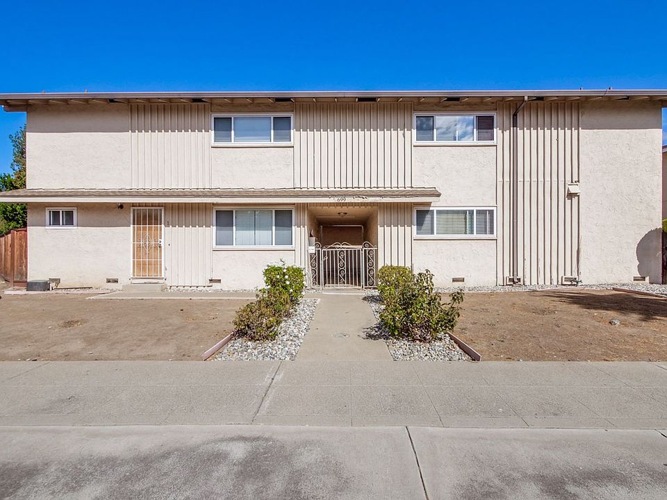 1st image of 699 Grand Coulee Ave APT 3