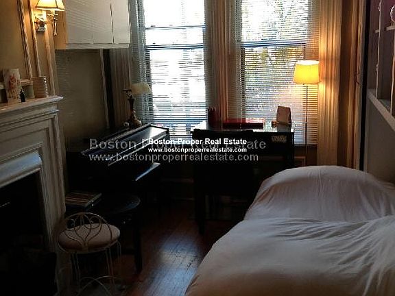 2nd image of 323 Beacon St APT 2