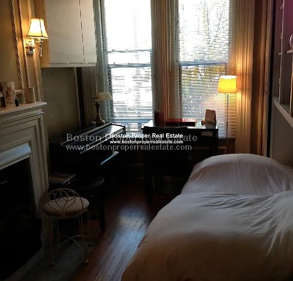 323 Beacon St #2 — Photo 2
