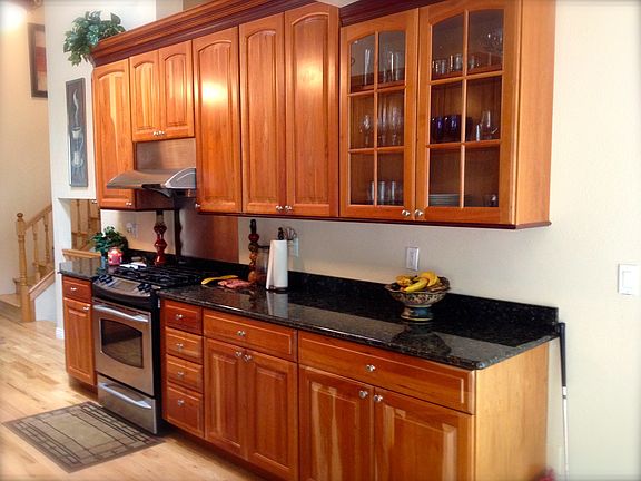 3rd image of 1115 Oakhill Pl NW