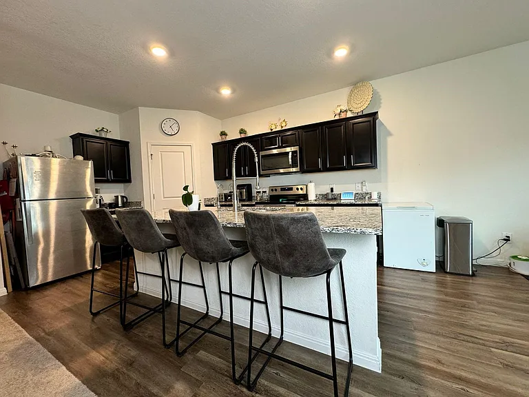 19405 Berringer Dr — Photo 1