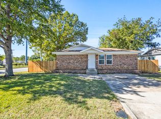 2913 Gumwood Park Dr, Fort Worth, TX 76118