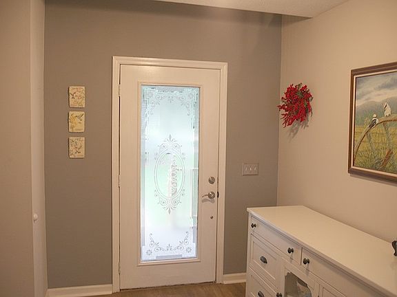 3rd image of 142 Royal Ct