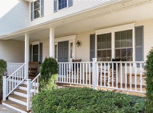 8 Cohasset Ln, Cranston, RI 02921