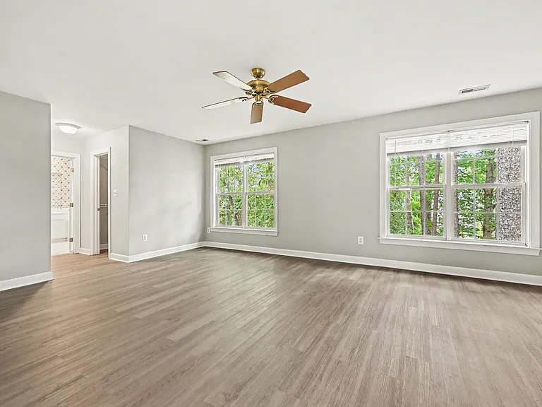 1203 Fairfax Woods Dr — Photo 16