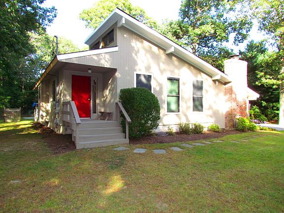 2nd image of 65 Manor Lane North