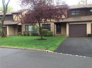 48 Teaberry Dr, Edison, NJ 08820