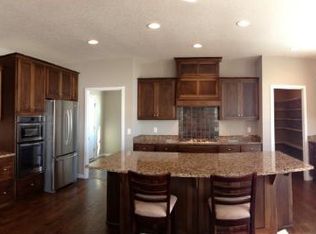 11728 E Laketowne Dr NE, Albertville, MN 55301