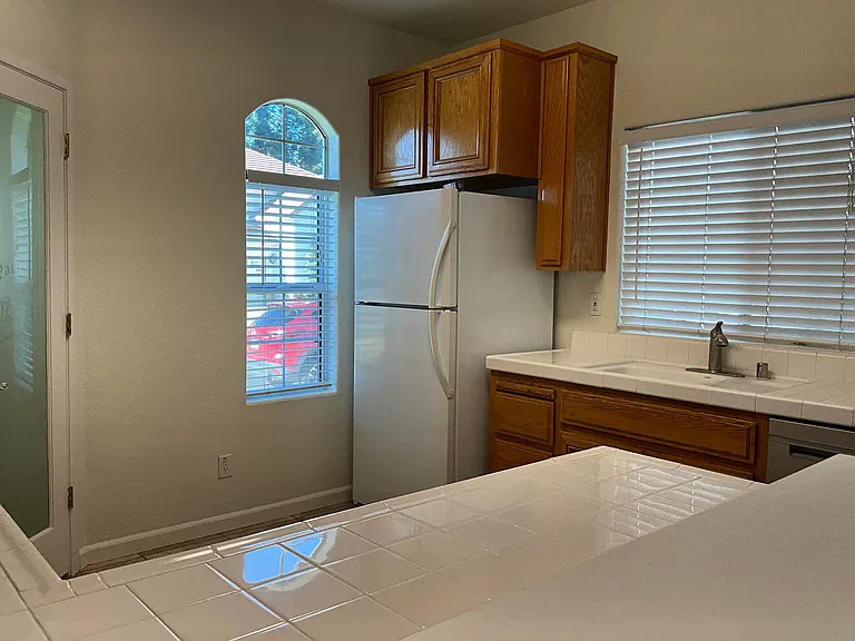 8418 Granite Cove Dr — Photo 2