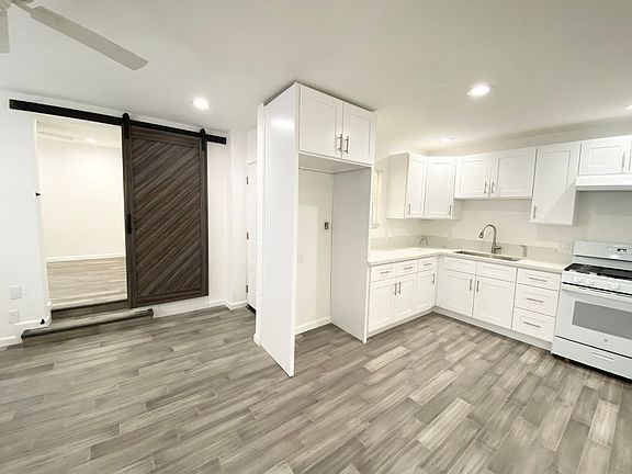 4th image of 1011 Western Ave APT I