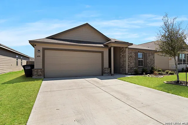 3 bed, 2.0 bath, 1544 sqft, $2,200 — Photo 1