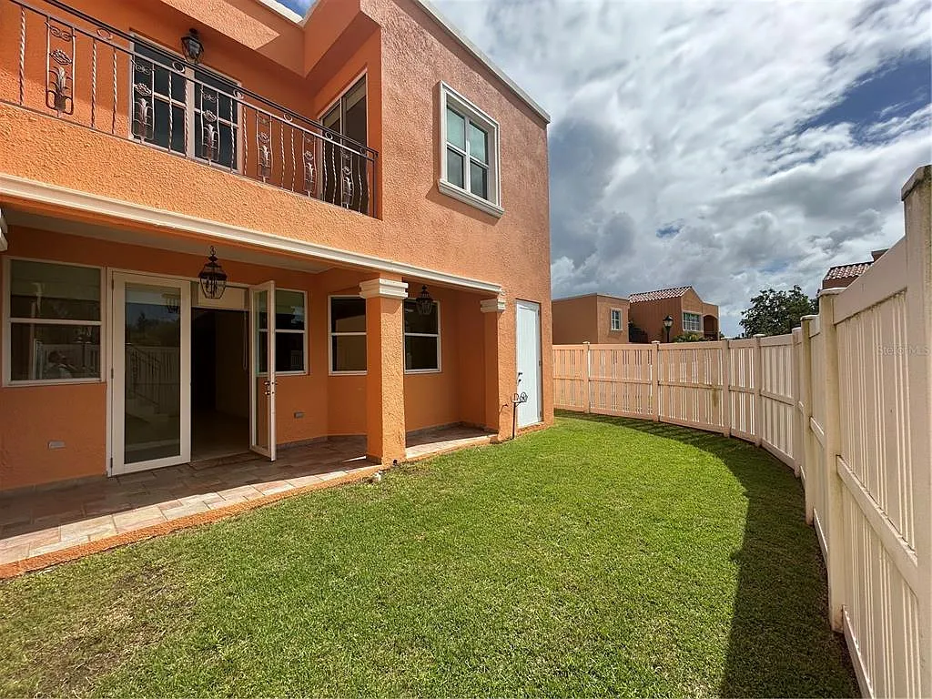 4 bed, 3.5 bath, 2600 sqft, $3,700 — Photo 3