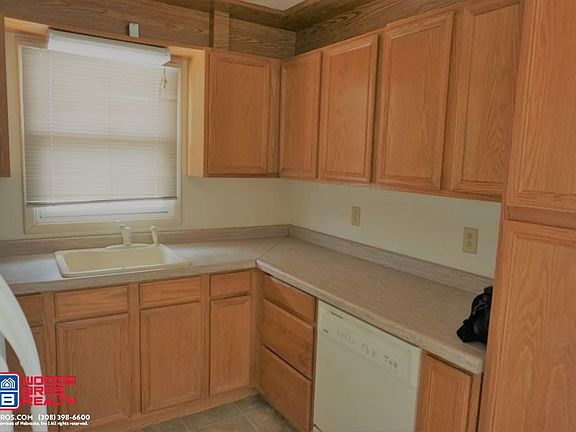 5th image of 823 N Howard Ave