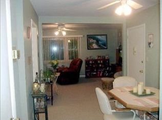 127 Finch Ln APT 2B, Islip, NY 11751