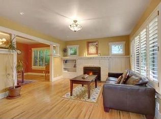 121 NE 58th St, Seattle, WA 98105