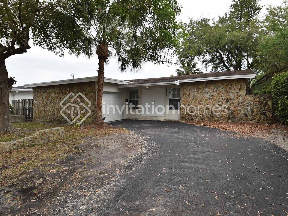 1st image of 8841 NW 21st Mnr