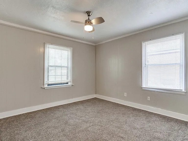 506 E Curtis Dr — Photo 16