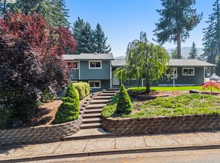 305 S 68th Pl, Springfield, OR 97478