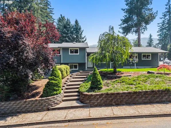 305 S 68th Pl, Springfield, OR 97478