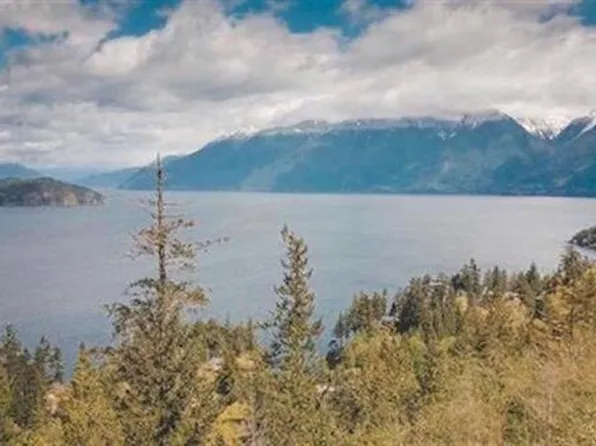 19 Smugglers Cove Rd, Bowen Island, BC V0N 1G1