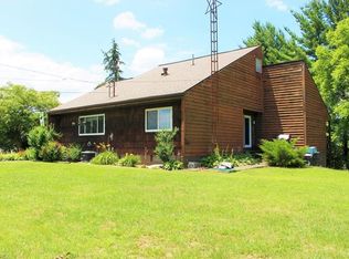 270 Town Hall Ln, Belpre, OH 45714