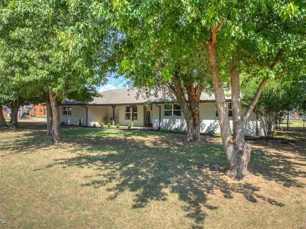 720 N 3rd St, Cashion, OK 73016