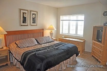 5th image of 236 Edgemere St Unit 315