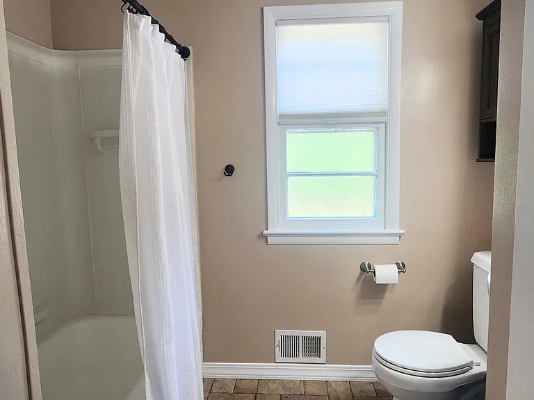 196 Saint Johns Dr — Photo 9