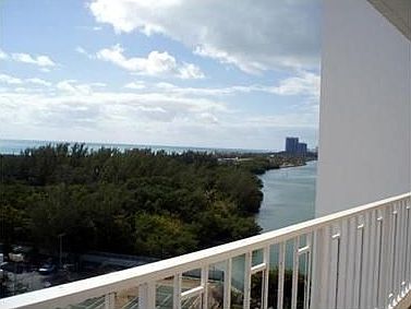 5th image of 300 Bayview Dr 1015 #1015
