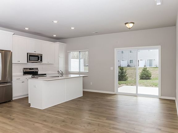 3rd image of 1301 Timber Hollow Ct