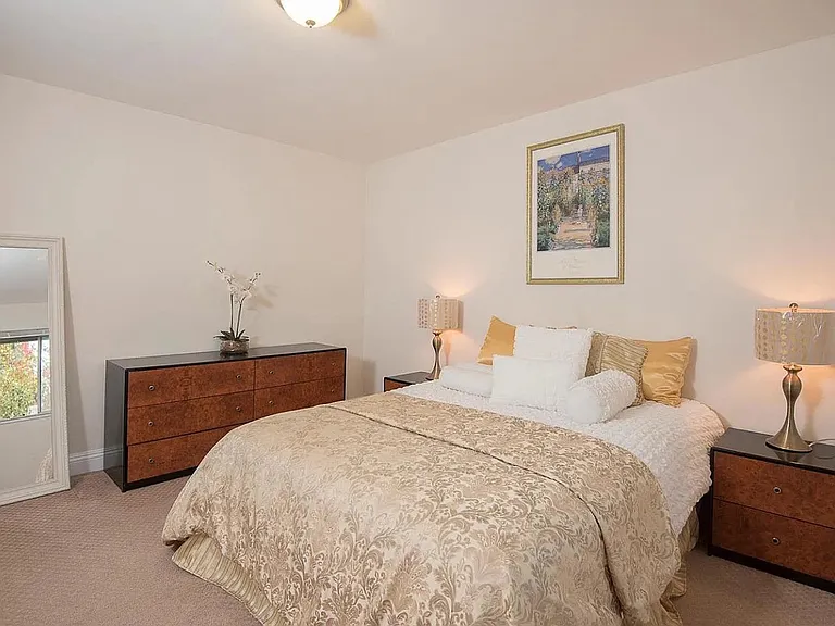 2047 Montecito Ave #13 — Photo 24
