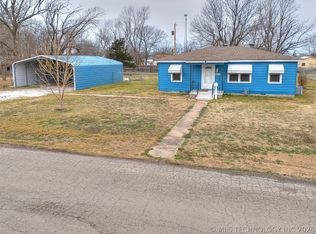 632 S Walnut St, Nowata, OK 74048