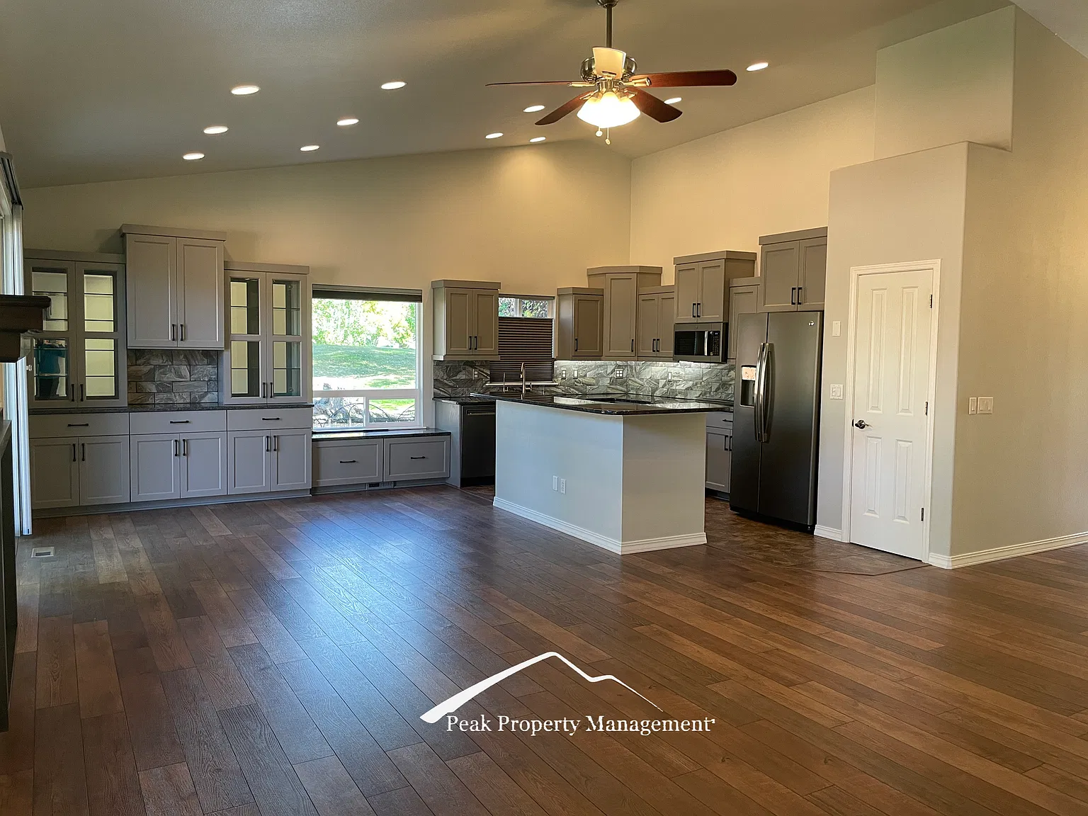 3 bed, 1600 sqft, $2,600 — Photo 2