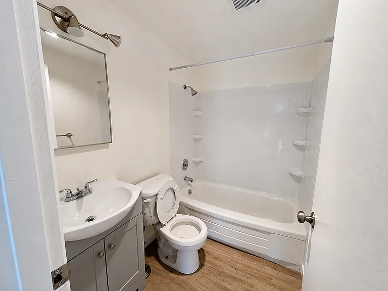 316 Bellevue Ave E #204 — Photo 9