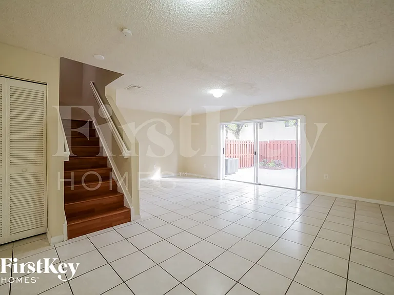 14048 SW 179th St — Photo 3